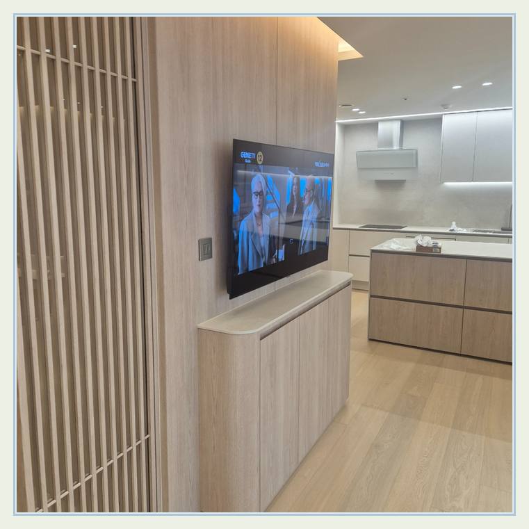 세로 슬랫 마감 옆의 TV 위치 · 무타공 부품 하중 정격